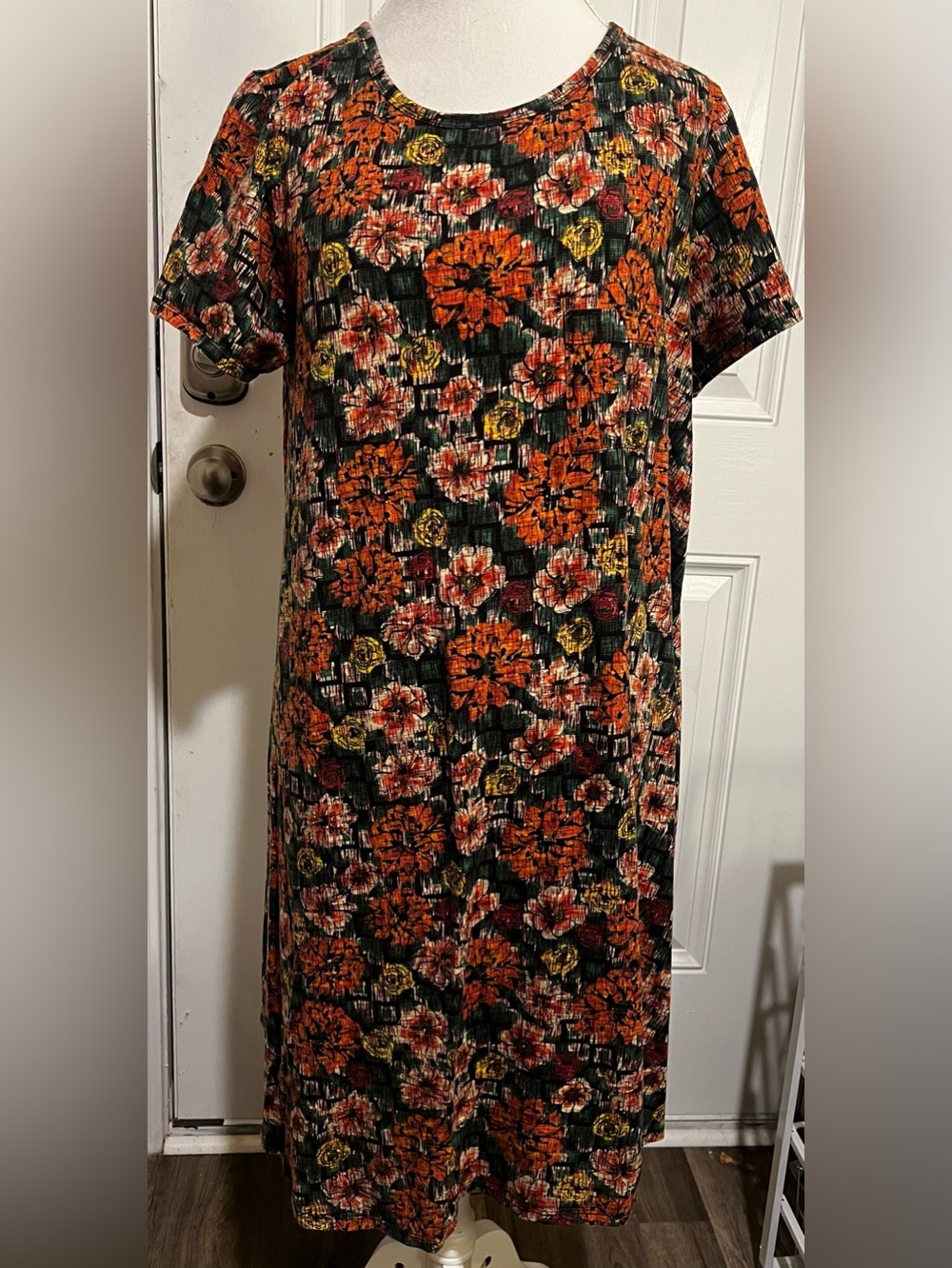 LulaRoe Carly Dress Black Orange Red Green Floral Hi Lo Swing Sz 3X Autumn